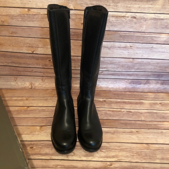 Womens La Canadienne Poppie Boots 